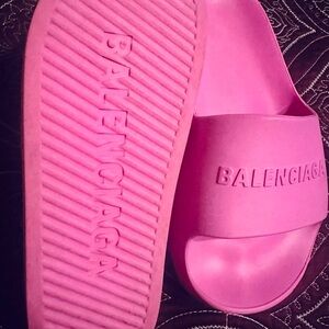 Super Cute BALENCIAGA Pink thick heel slides 💫✨💫✨